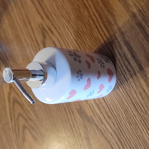 Ceramic Soap or Lotion Dispenser - Picture 1 of 3